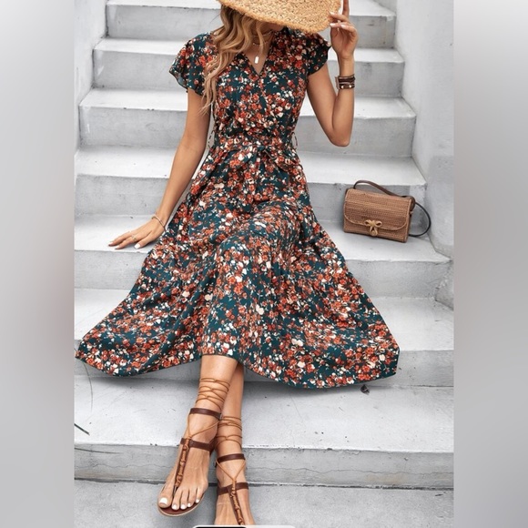 Beautiful Dress - Picture 3 of 3